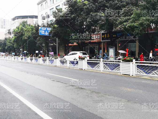 護(hù)欄花箱有哪些優(yōu)勢(shì)劣勢(shì)？