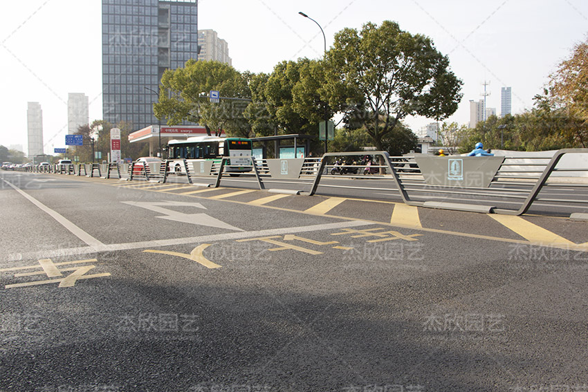 鍍鋅鋼板花箱適合戶(hù)外使用嗎？