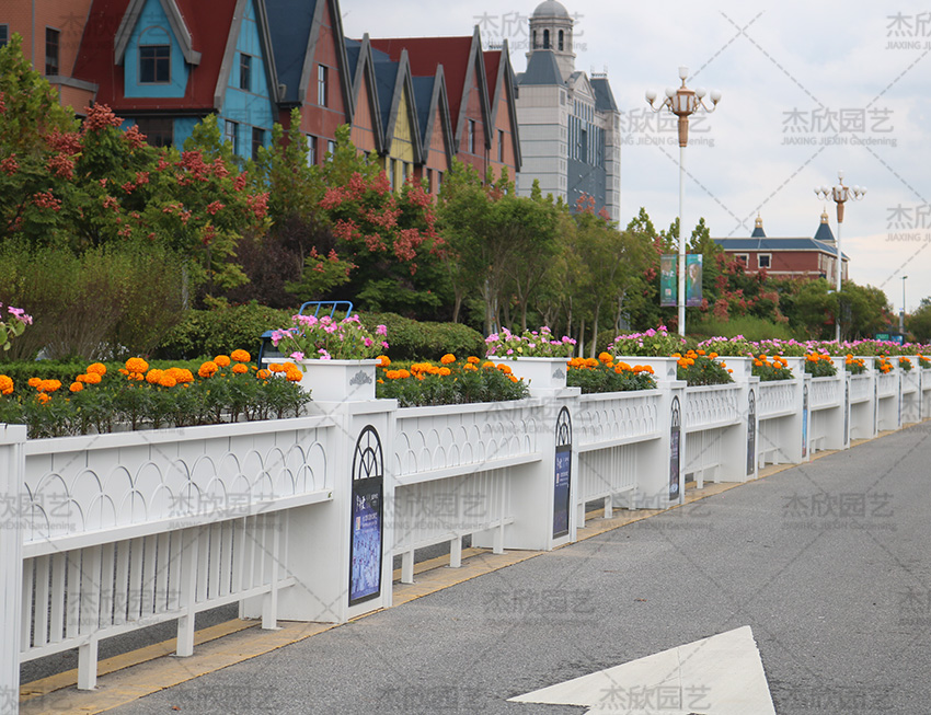 景觀花箱護(hù)欄怎么選？